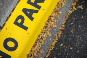 no parking on a curb